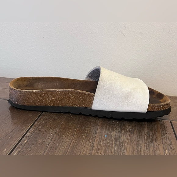 Birkenstock Betula White Leather Sandals Slides size 38 Women’s  7 Soft Footbed - Picture 3 of 9